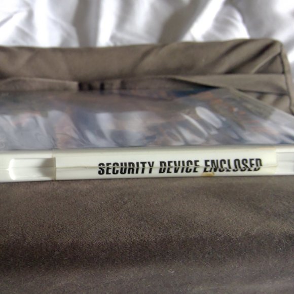 Dinosaur DVD - Picture 3 of 5